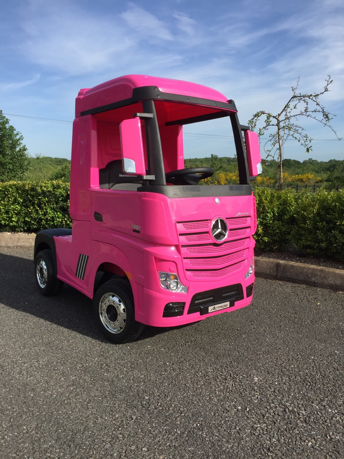 Licensed Mercedes-Benz Actros 4WD 24V* Ride On Lorry - Pink image 2