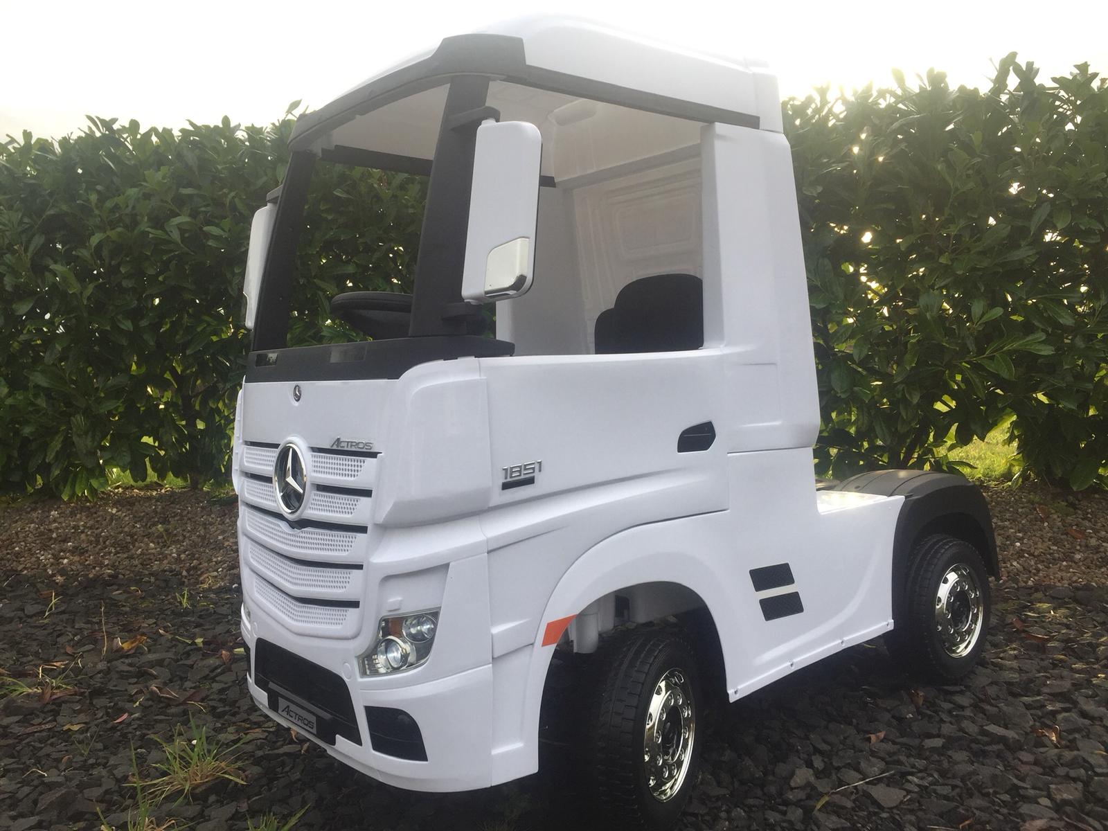 Licensed Mercedes-Benz Actros 4WD 24V* Ride On Lorry - White image 1