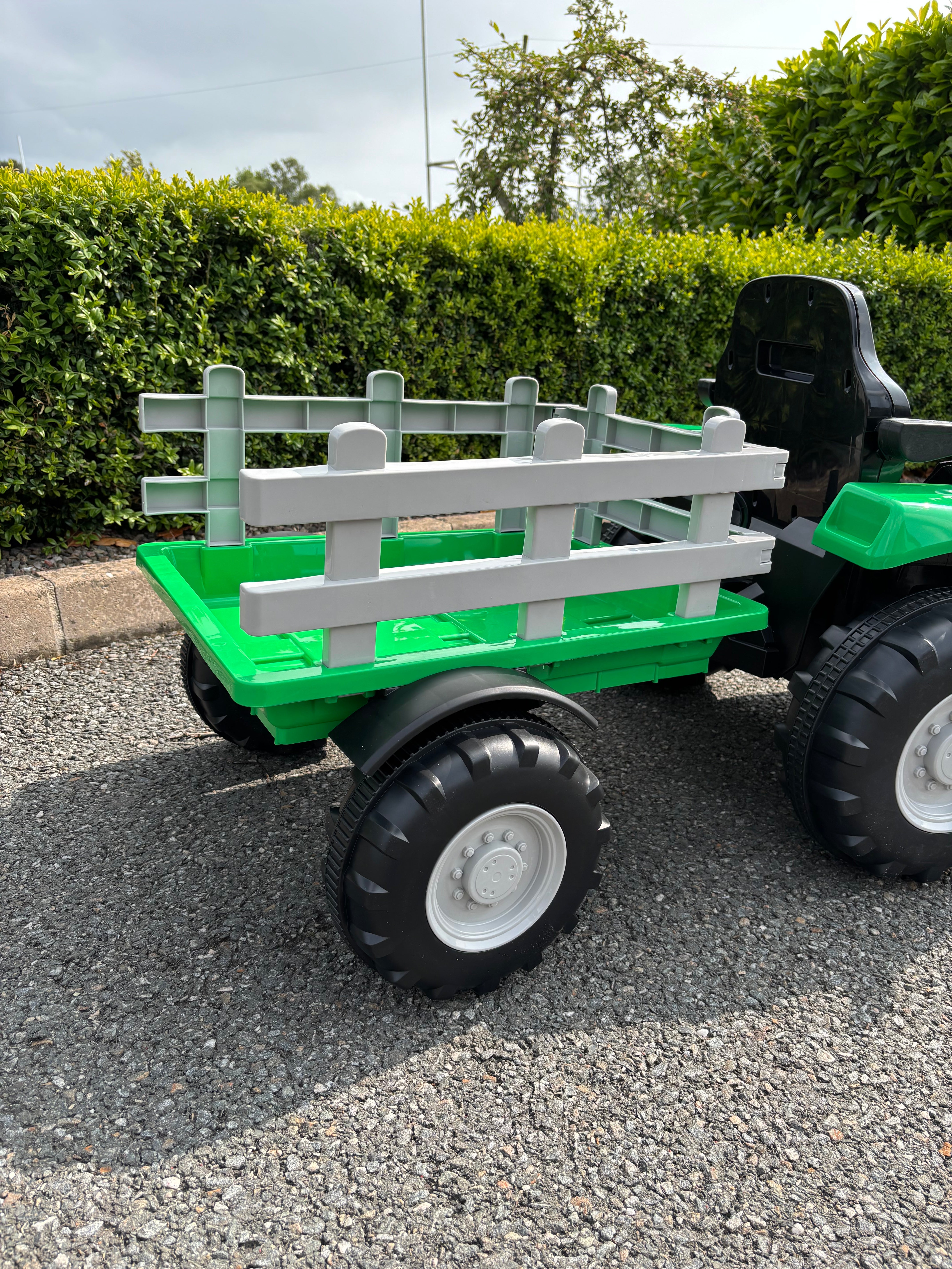 AgriRider 12V Electric Ride On  Tractor & Trailer Green
