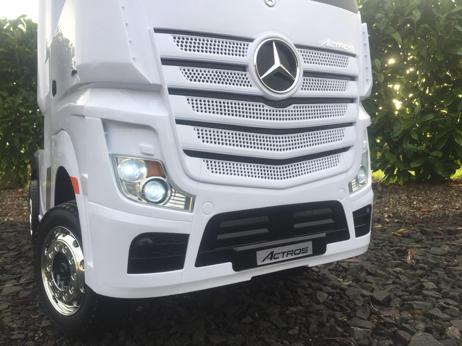 Licensed Mercedes-Benz Actros 4WD 24V* Ride On Lorry - White image 4
